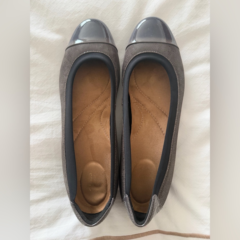 Clarks Elegant Gray Women's Flats